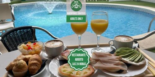 Santa Aurelia-Cantabrico-Atlantico-La Romeria House | Hostal Avenida Andalucia - Solo Adultos
