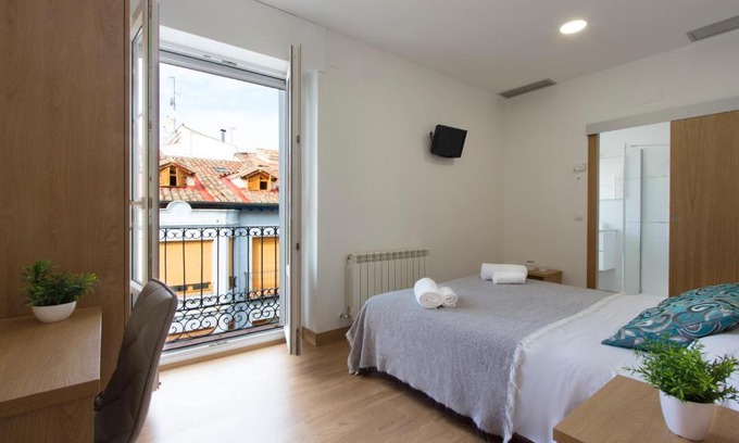 Logrono Historic Centre House | Hostal La Numantina