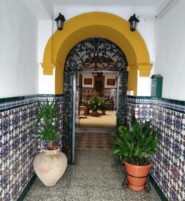 El Puerto de Santa Maria House | Hostal Manolo