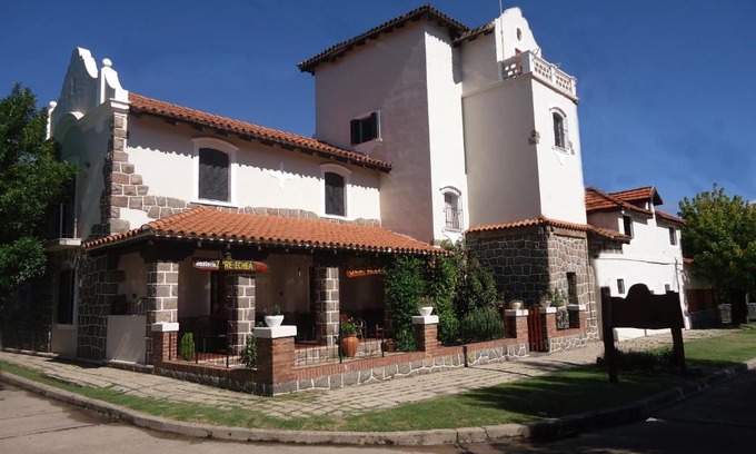 Valle Hermoso Hotel | Hosteria Zure-Echea