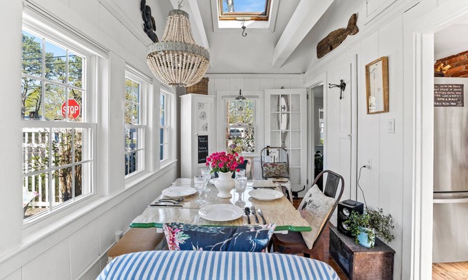 Hyannis Cottage | Hosting and Helping Other making Memories managed by Itrip Property Management