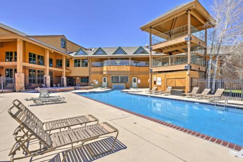 Granby Apartment | Hot Tub and Indoor Pool Access at Granby Condo