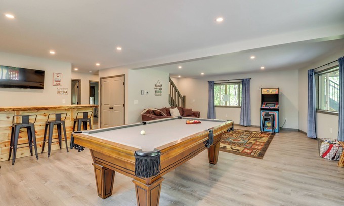Albrightsville House | Hot Tub & Community Beach: Albrightsville Home!