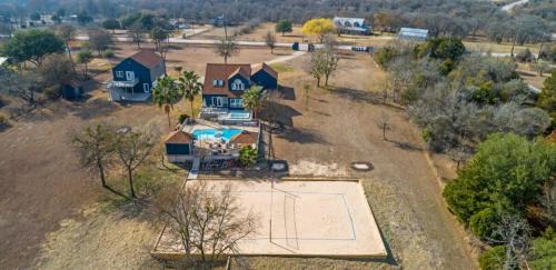 Manor House | Hot Tub Pool Gameroom ~ Guesthouse ~ Holiday Fun