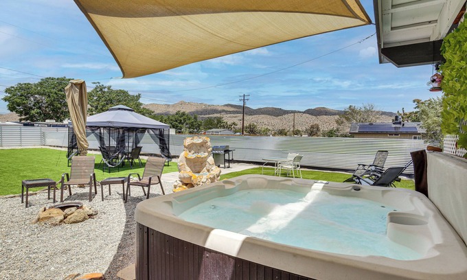 Yucca Valley Cottage | Hot Tub & Pool: Joshua Tree Vacation Home!