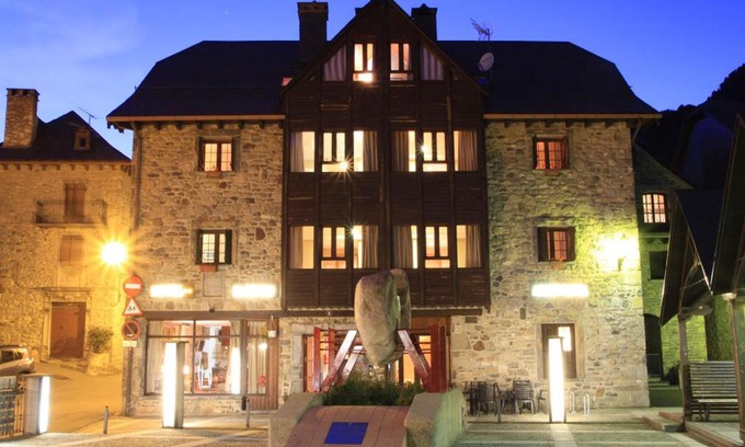 Sallent de Gallego Hotel | Hotel-Aparthotel El Reyno