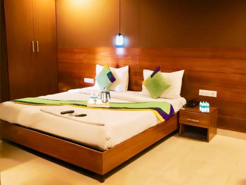 Gurugram Bed & Breakfast | Hotel Aroha stay inn Aroma - Near Me Unitech Cyber Park & Omaxe Celebration Mall - Corpotare, Family Friendly