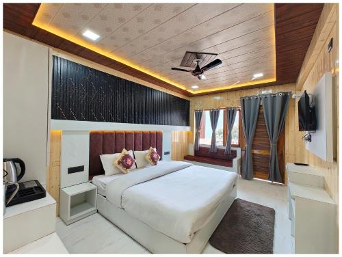 Nainital Hotel | Hotel Bhavna Palace Near Naini Lake View And Mall Road