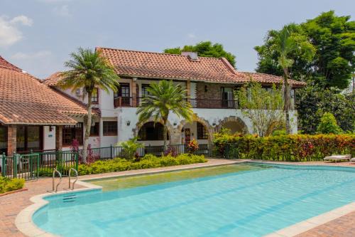 El Eden Hotel | Hotel Chalet El Castillo by Majuva