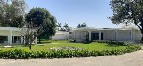 Khajuraho Hotel | Hotel Chandela Khajuraho