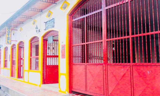 Honda Hotel | Hotel Colonial - Honda -