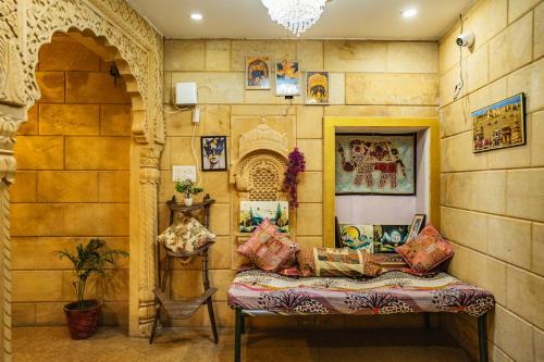 Amar Sagar Pol Bed & Breakfast | Hotel Darsh Safari - Fort View