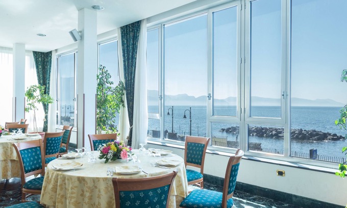 Torre del Greco Hotel | Hotel Holidays