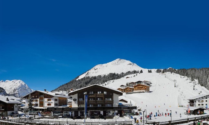 Lech am Arlberg Hotel | Hotel Jagdhaus Monzabon