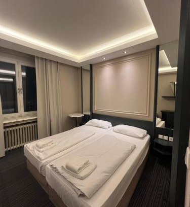 Stadtmitte Hotel | Hotel Monopol City Centre