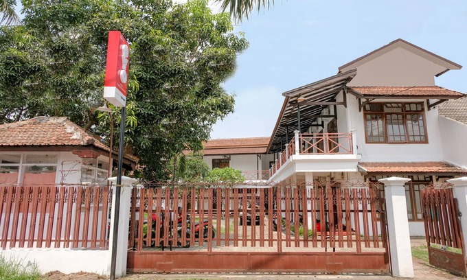 Dinoyo Hotel | Hotel O Kina Family Residence Syariah