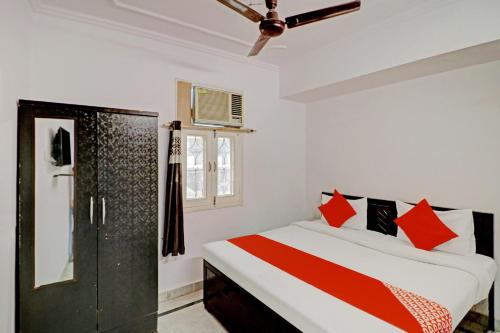 Malviya Nagar Hotel | Hotel O Red Apple Home