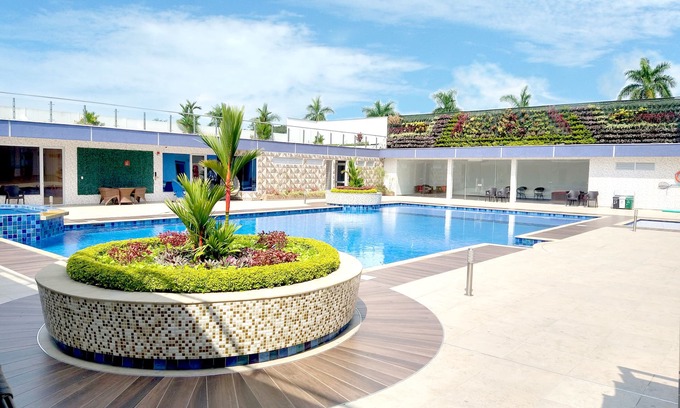 La Esmeralda Hotel | Hotel Real Elim International