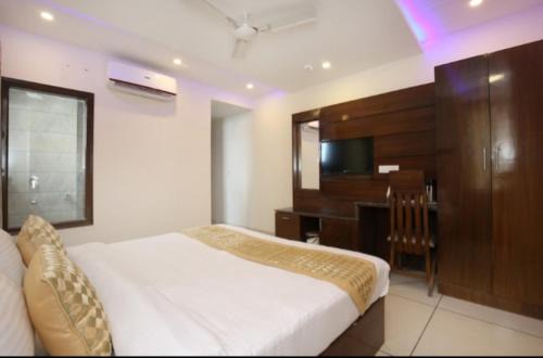 Zirakpur Hotel | HOTEL SILVER PALM
