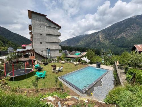 Manali Hotel | Hotel Smugglers Mountain View - central heated & air Cooled #Free Pick from Volvo Bus Stand