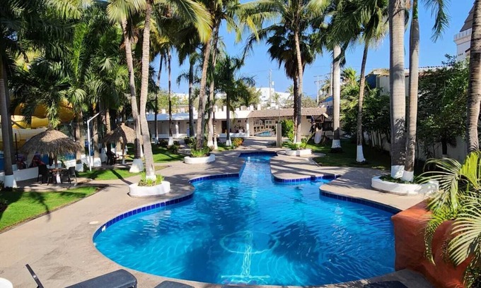 Las Jarretaderas Hotel | Hotel Splash Inn Nuevo Vallarta