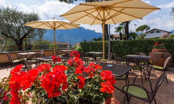 Azzano Hotel | Hotel Villa Edy