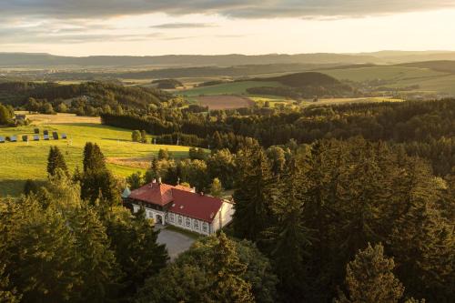 Hermankovice Hotel | Hotel Zámeček Janovičky