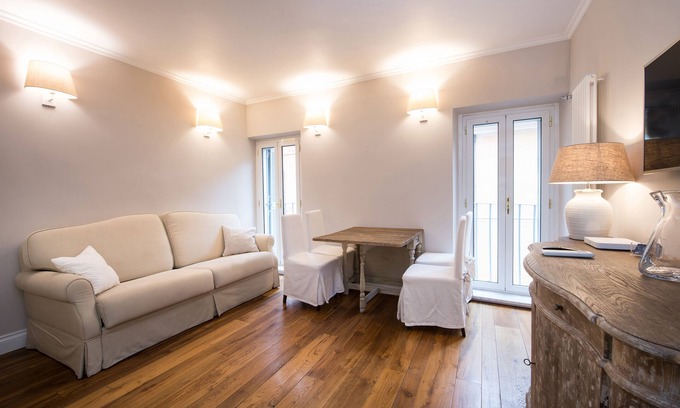 Rione IV Campo Marzio Apartment | House Belsiana light dwells in the heart of Rome