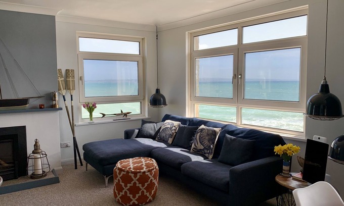 Newlyn House | House by the Sea with THE view