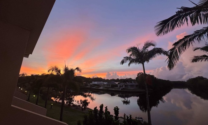 Mudjimba Apartment | House Esperance - Waterfront, Resort-Style Pool