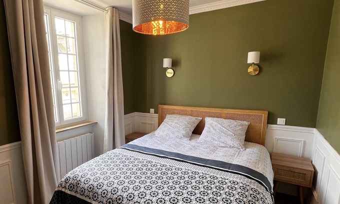 Sainte-Mere-Eglise House | House for 10 people in the center of Sainte Mère Eglise