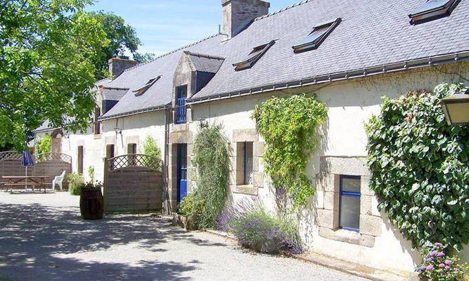 Moustoir-Remungol House | House