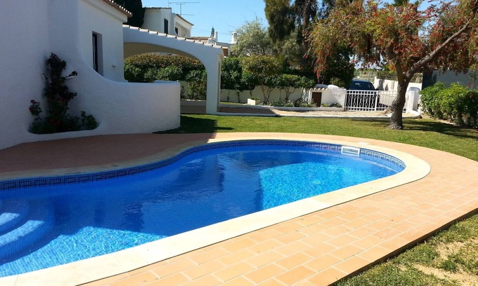 Sesmarias Villa | House in a quiet area overlooking the sea, private pool and beautiful Garden