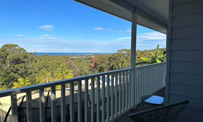 Thirroul House | House in Thirroul Amazing Ocean views close to public transport & local village