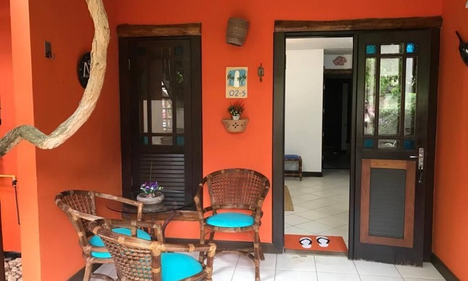 Praia do Forte House | House located 200 m from the beach, leisure area, restaurants, bars and shops