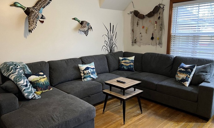 Westford House | House minutes from Pymatuning Lake!