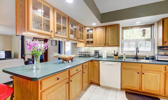 Winooski House | 'House of Art' Group Escape By Parks & Lake!