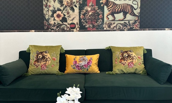 Los Angeles House | House of Gucci - Lower Duplex + USC + Exposition Park