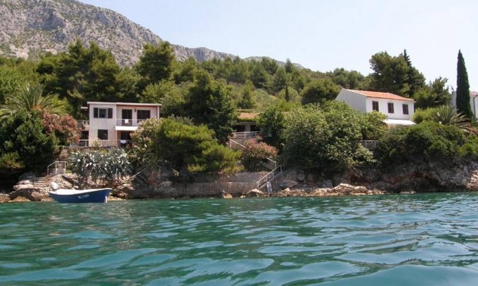 Gradac House | House on the seaside with own beach, private parking, garden and place for boat