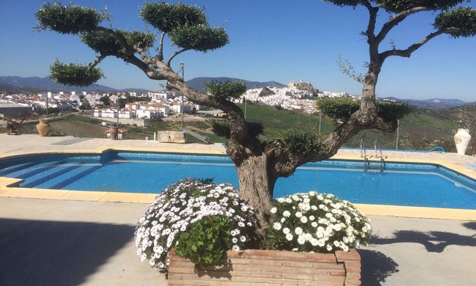 Olvera Cottage | House overlooking olvera and pool