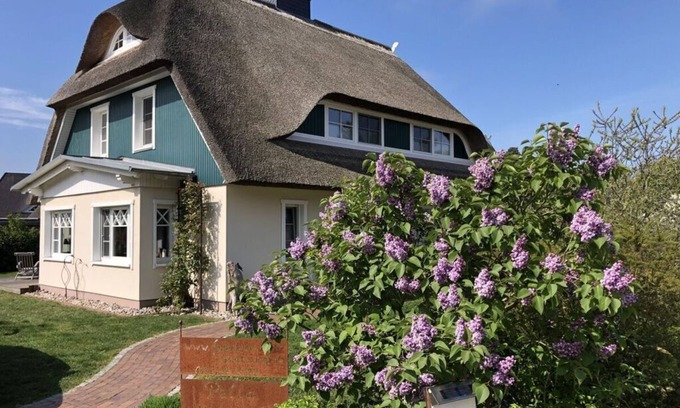 Born auf dem Darss House | House Pella Modern retreat