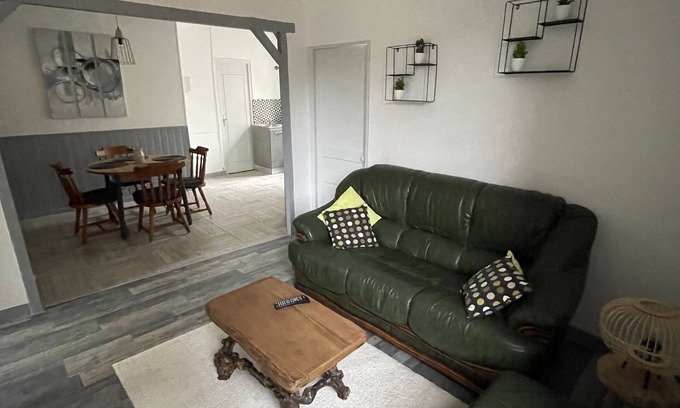 Toucy House | House sleeps 5 in the heart of Toucy