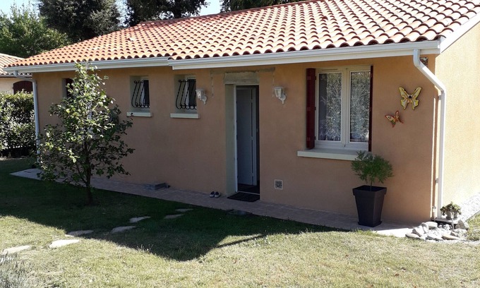 Saint-Medard-en-Jalles House | HOUSE WITH GARDEN