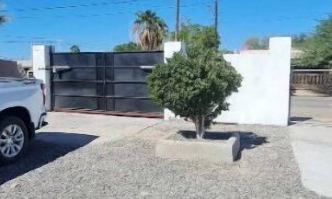 Puerto Penasco House | house with a king bed and huge parking spot