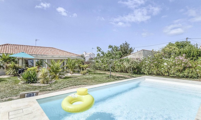 Olonne-sur-Mer Ski Chalet | House with a pool for 6 persons