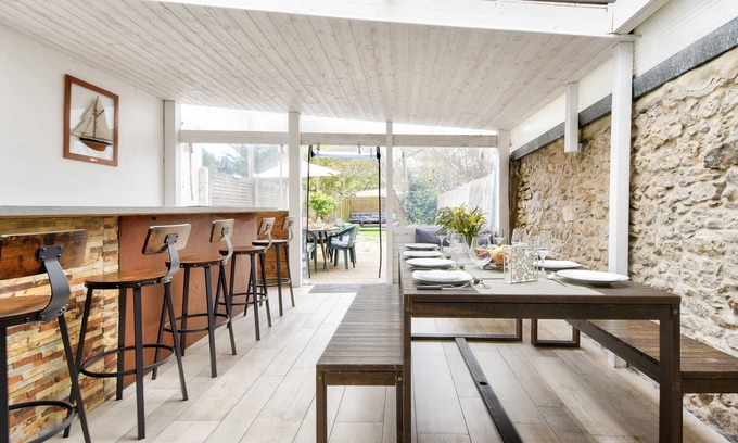 Barbatre Ski Chalet | House with garden for 8, 550m from the beach