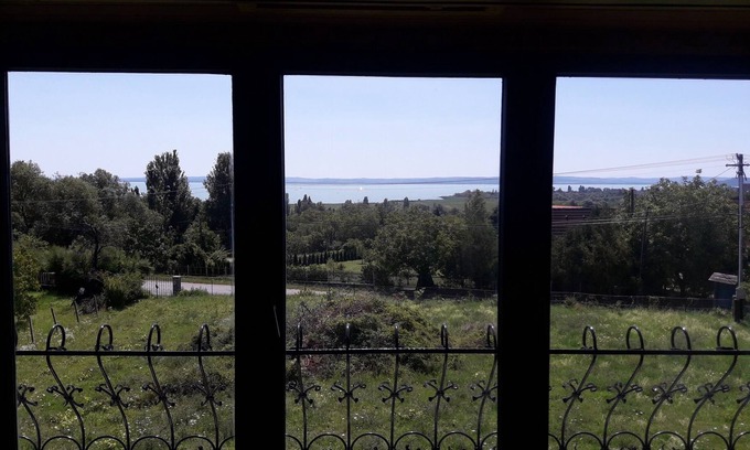 Csopak House | House with meadow in Csopak, near Balatonfüred,