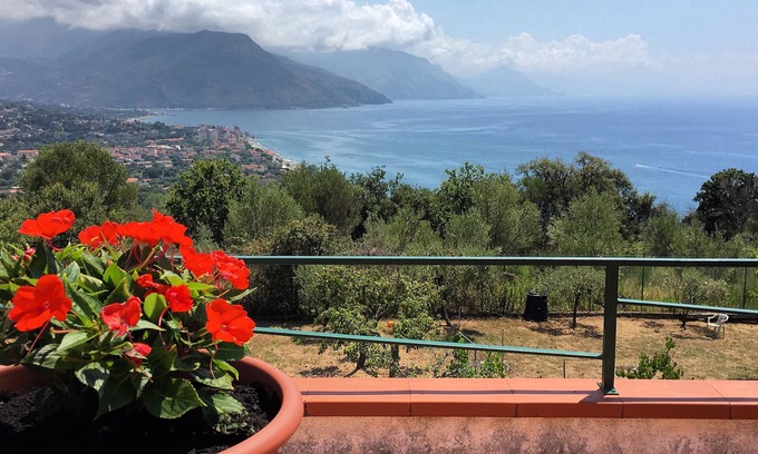 Ispani House | House with panoramic views