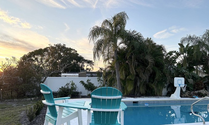 Nokomis House | House with pool and a dock. Perfect for fishing and boating. Close to the beach.