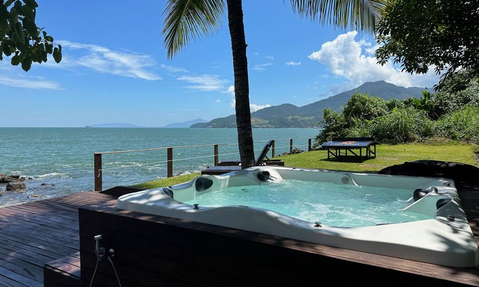 Costa Verde House | House with private beach and hydromassage in Portobello condominium!